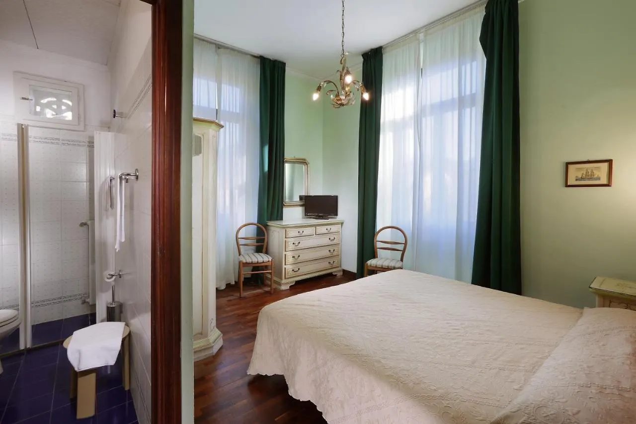 Hotel Savona Montecatini Terme 3*,  Itália